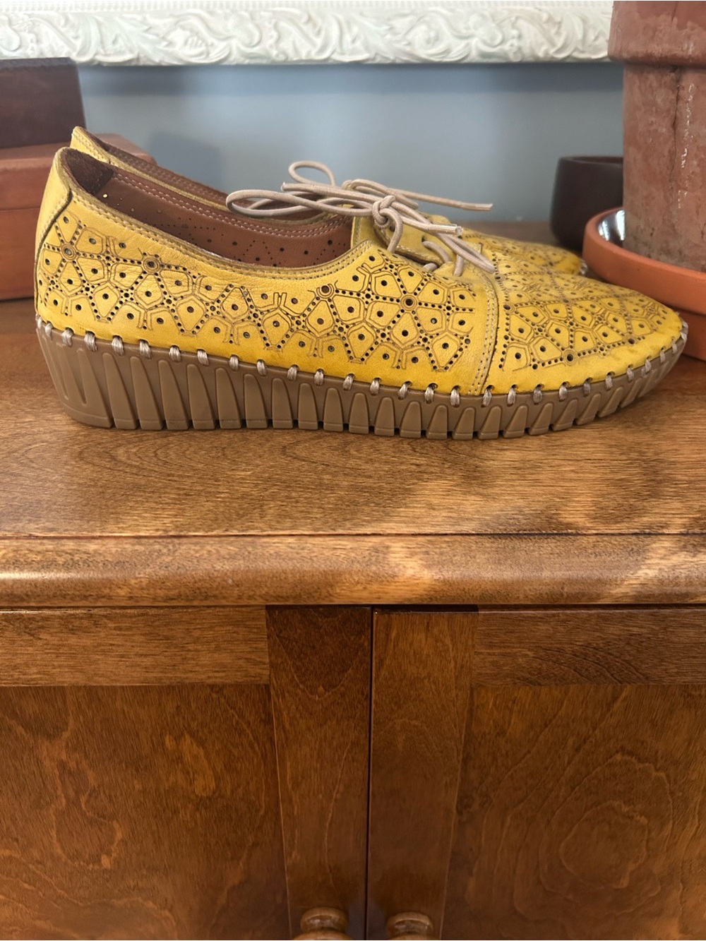 Molly Bessa Yellow Laser-Cut Genuine Leather Lace-Up Women's Shoes, from Turkey - Picture 5 of 10